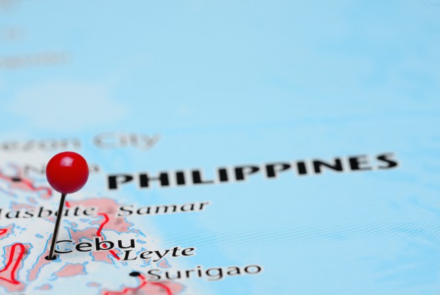 フィリピン 地図上で赤いピンが刺さったフィリピン。特定技能「鉄道」分野で注目されるフィリピン人材の出身地を示す。