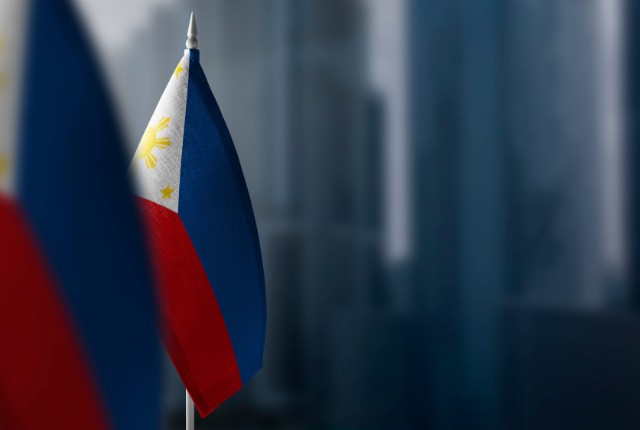 国旗 フィリピン国旗の画像。MWO申請やフィリピン人雇用手続きの解説記事用のイメージ。